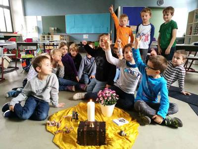 Quelle: Ariane Stein-Höfflin Grundschulkinder im Religionsunterricht
